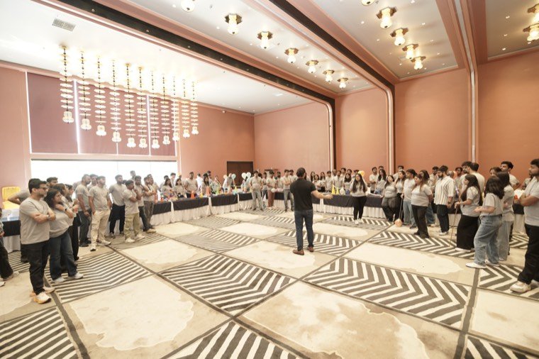 A TrippingCube coordinator running a corporate conference